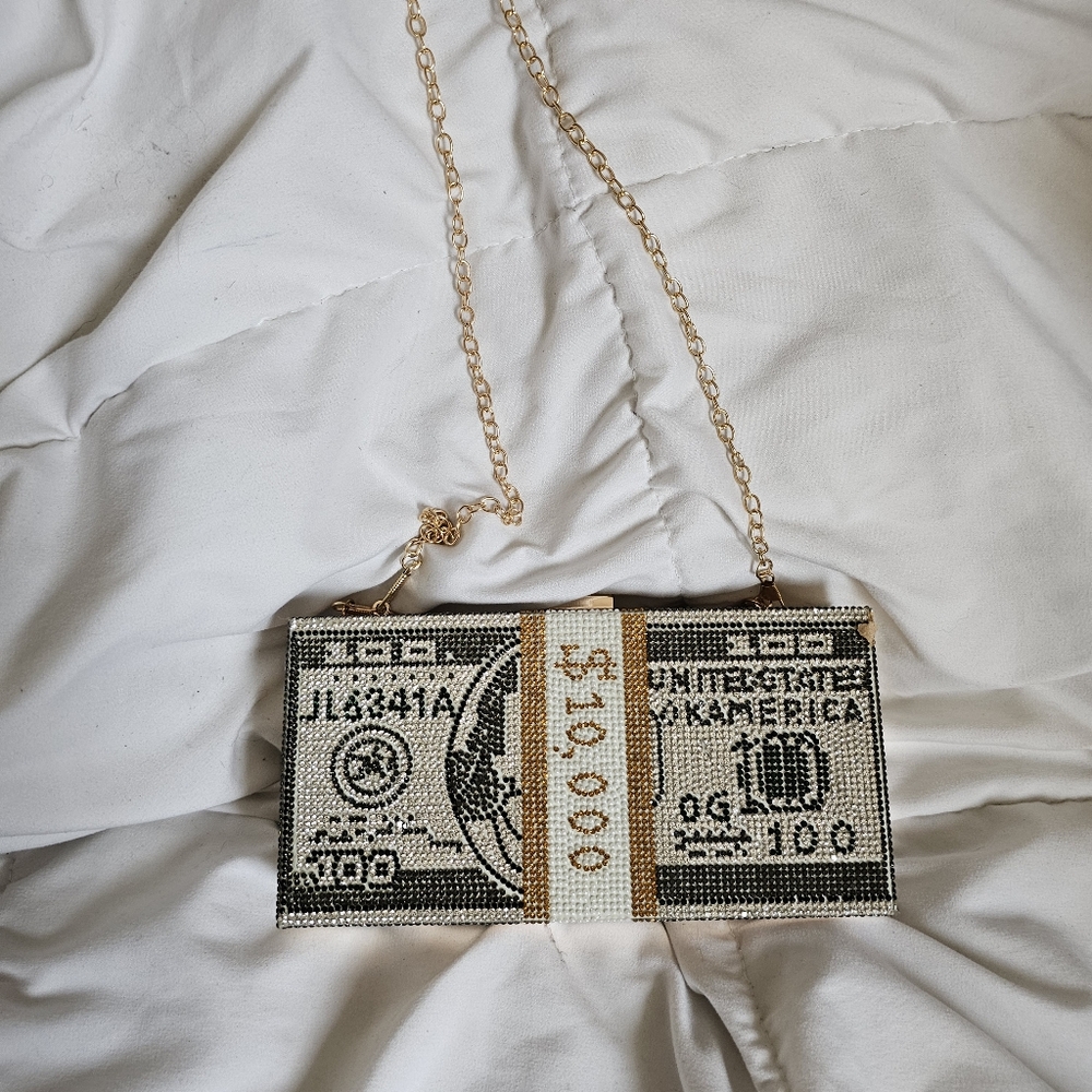 Novelty $10,000 clutch